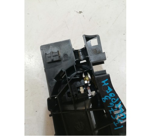 Ручка двери передняя левая внутренняя