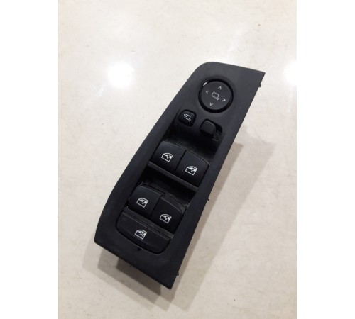 Блок управления стеклоподъемниками (передний правый)