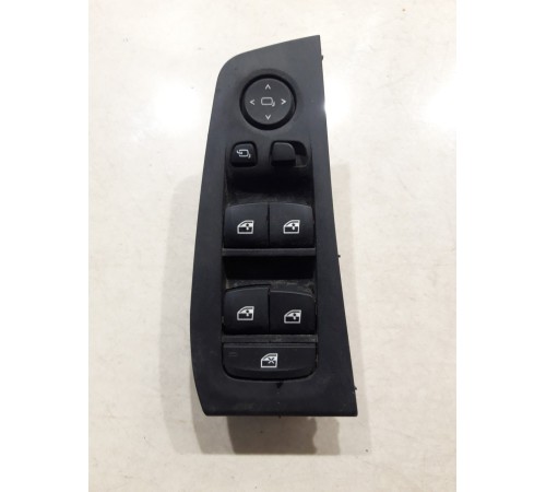 Блок управления стеклоподъемниками (передний правый)