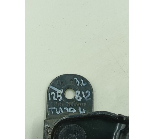 Кронштейн крепление заднего сиденья левый