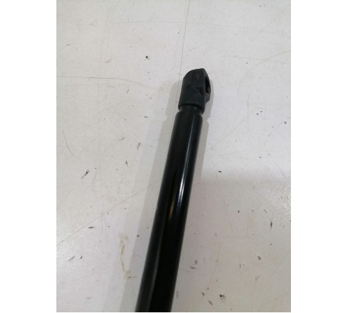 Амортизатор багажника