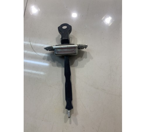 Ограничитель двери (задний, правый)