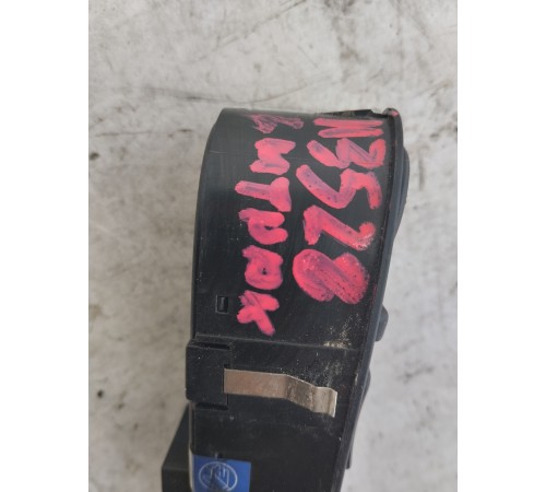 Блок управления стеклоподъемниками передний левый