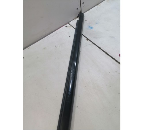 Уплотнитель стекла передний левый наружный