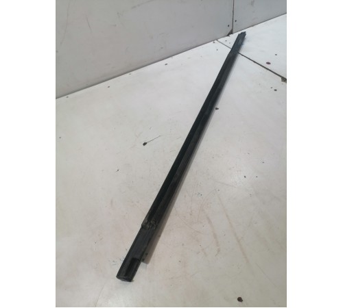 Уплотнитель стекла передний левый наружный