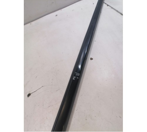 Уплотнитель стекла передний левый наружный