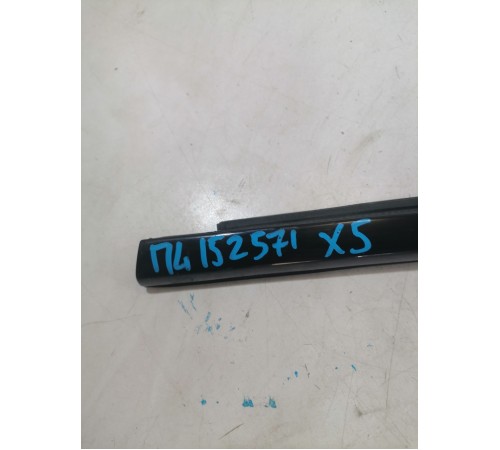 Уплотнитель стекла передний левый наружный