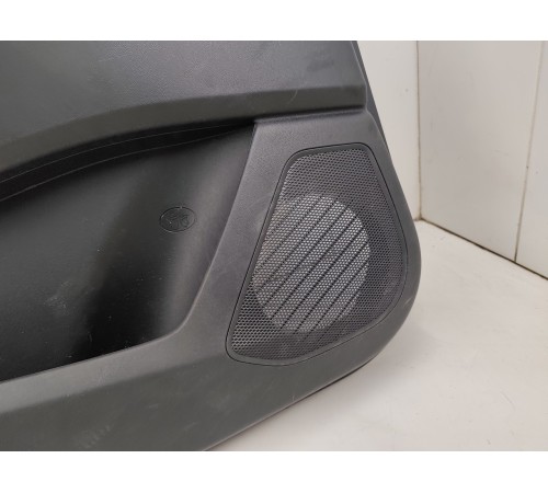 Обшивка двери передняя левая