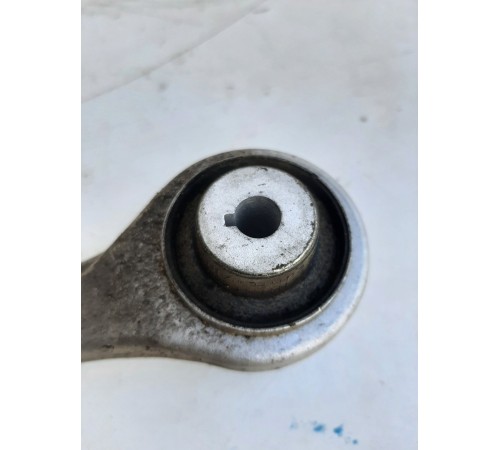 Рычаг подвески(передний правый)