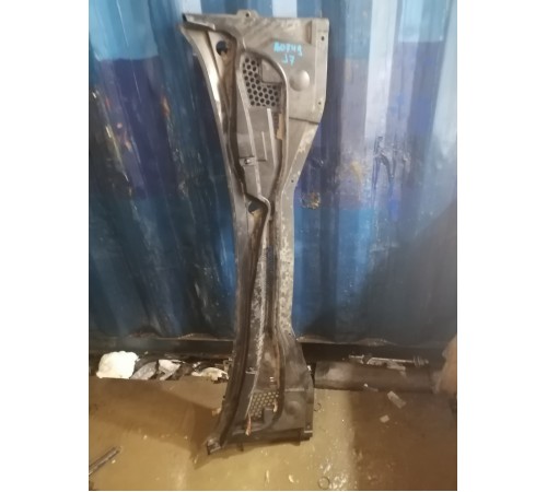 Жабо лобового стекла под дворники