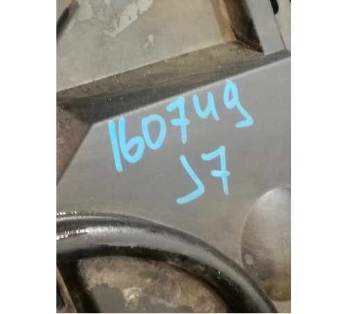 Жабо лобового стекла под дворники