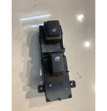 Кнопка стеклоподъемника (задняя, правая)