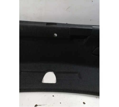 Обшивка крышки багажника