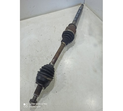 Привод (полуось) (передний, правый)