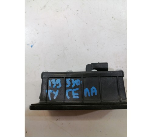 Кнопка открывания багажника