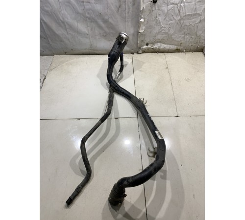 Горловина топливного бака