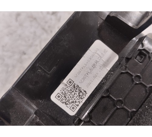 Дефлектор воздушный левый