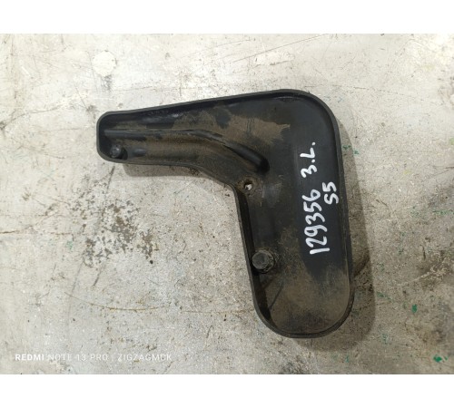 Брызговик задний левый