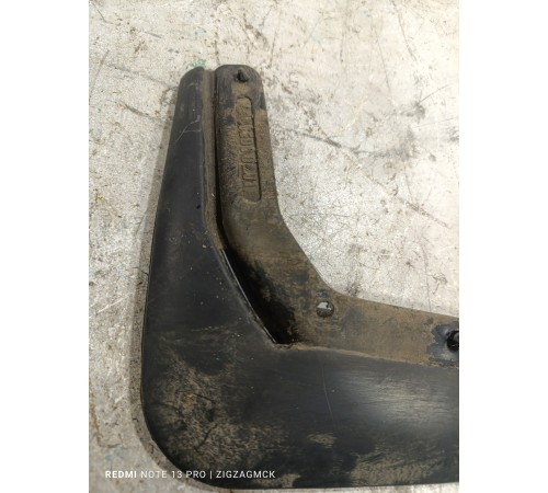 Брызговик задний левый