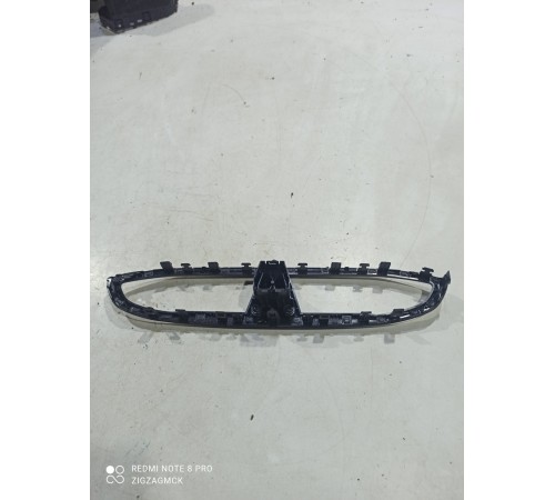 Накладка торпедо с корпусом кнопки аварийной сигнализации