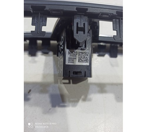 Накладка торпедо с корпусом кнопки аварийной сигнализации