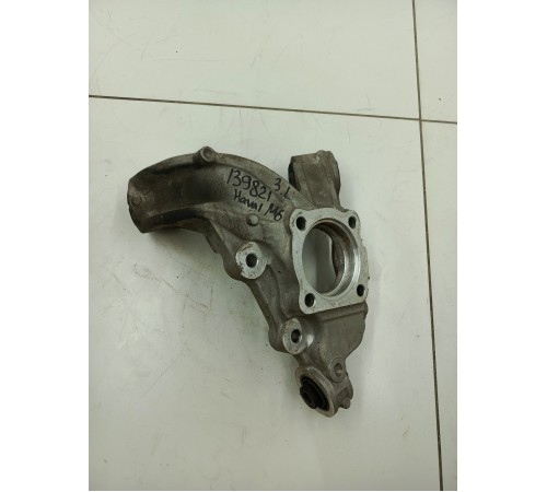 Кулак поворотный задний левый