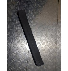 Накладка на порог салона перед. прав.