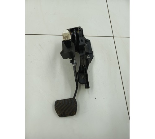 Педаль тормоза