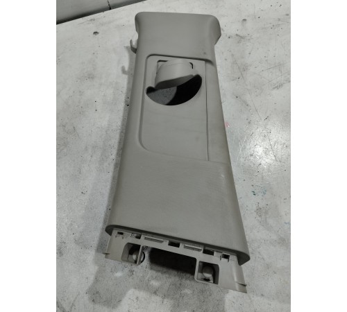 Обшивка центральной стойки левая верхняя