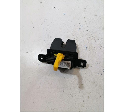 Замок багажника