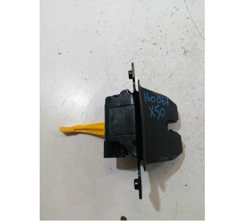 Замок багажника