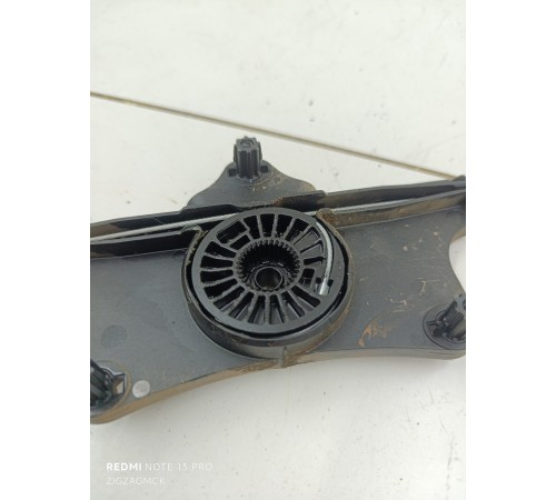 Стеклоподъемник двери задний левый