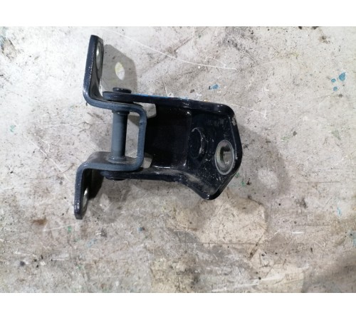 Петля двери задняя правая верхняя