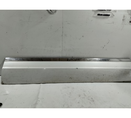 Накладка двери (передняя правая)