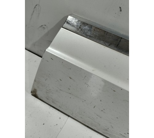 Накладка двери (передняя правая)