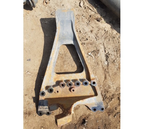 Кронштейн реактивной тяги правый