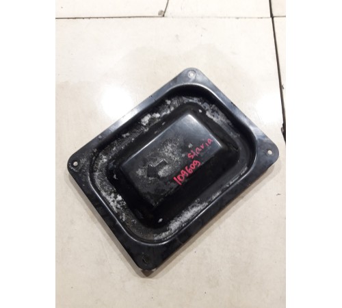 Накладка заглушка топливного бака