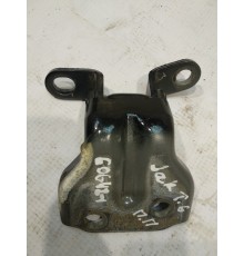 Петля передней двери верхняя