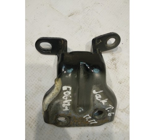 Петля передней двери верхняя