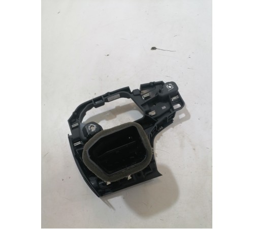 Дефлектор воздушный левый