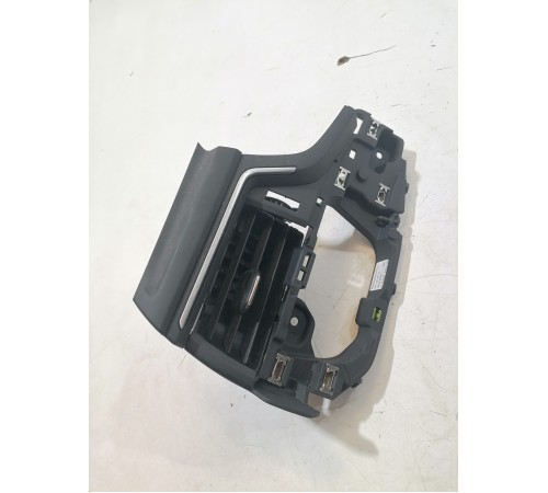 Дефлектор воздушный левый