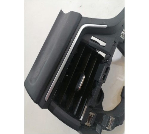 Дефлектор воздушный левый