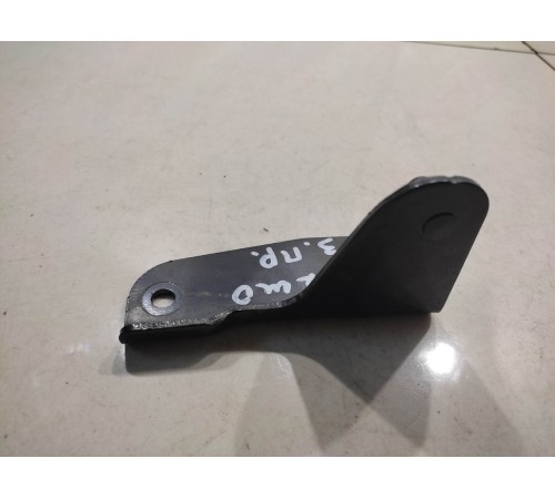 Кронштейн амортизатора багажника (правый)