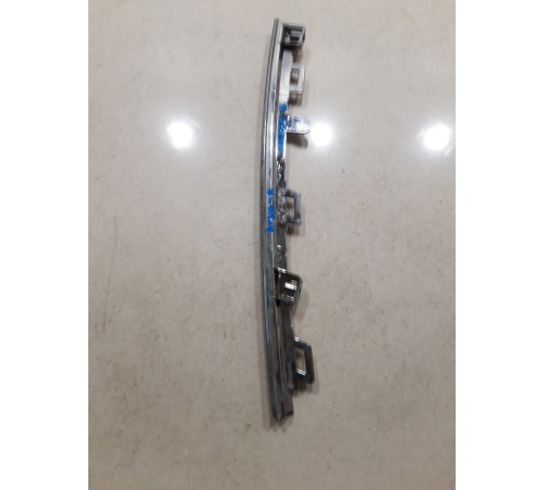 Молдинг решетки радиатора правый