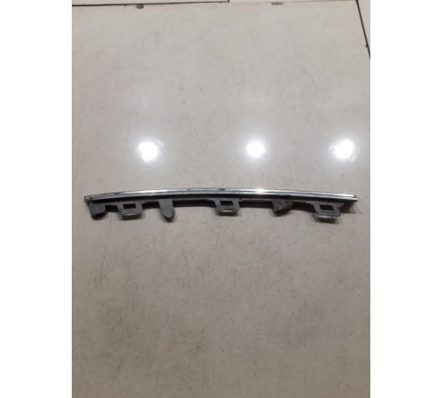 Молдинг решетки радиатора правый