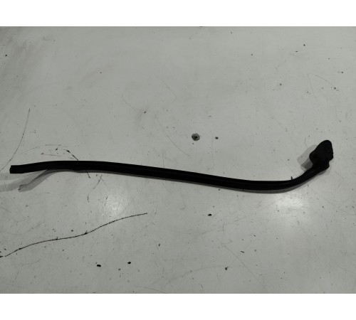 Уплотнитель стекла двери (задний правый)