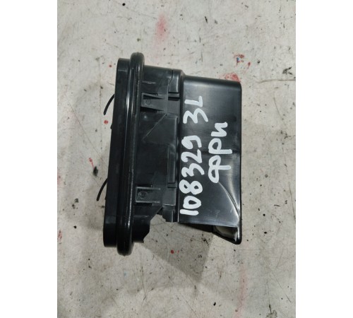 Решетка вентиляционная (левая)