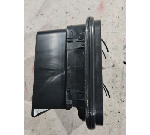 Решетка вентиляционная (левая)