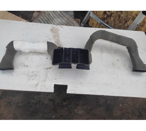 Воздуховод торпедо центральный