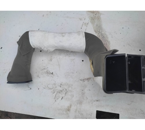 Воздуховод торпедо центральный